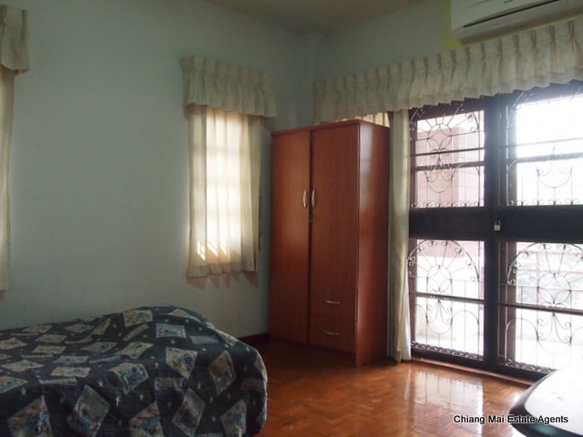 Large 3 Bed/ 3 Bath Home with Large Garden for Rent