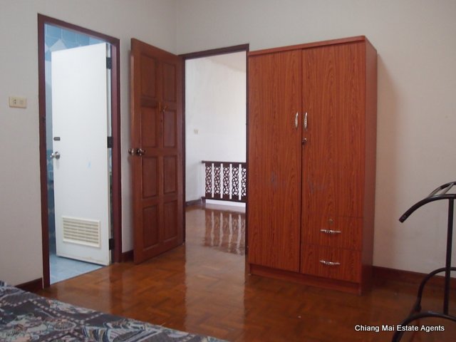 Large 3 Bed/ 3 Bath Home with Large Garden for Rent