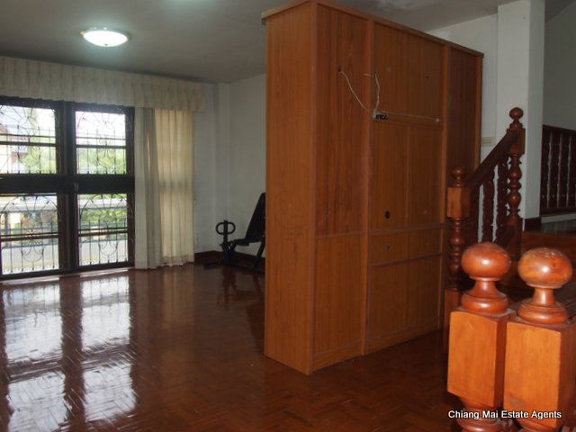 Large 3 Bed/ 3 Bath Home with Large Garden for Rent