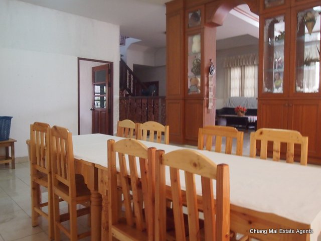 Large 3 Bed/ 3 Bath Home with Large Garden for Rent