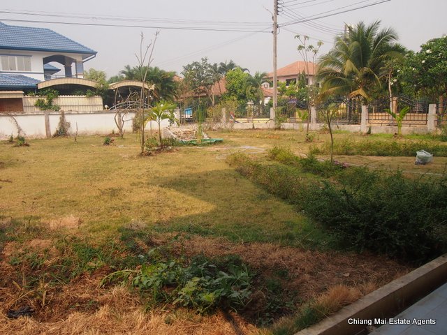 Large 3 Bed/ 3 Bath Home with Large Garden for Rent