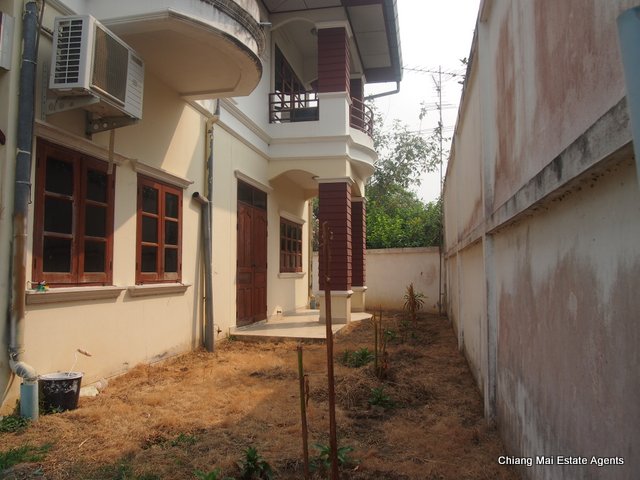 Large 3 Bed/ 3 Bath Home with Large Garden for Rent