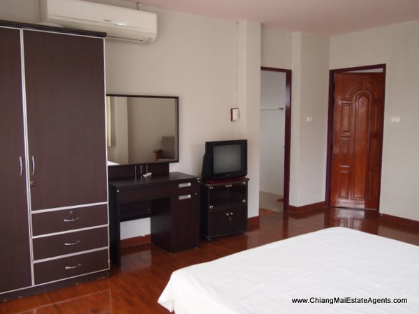 2 Houses For Rent and Sale in Moo Baan Nai Fun