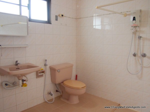2 Houses For Rent and Sale in Moo Baan Nai Fun