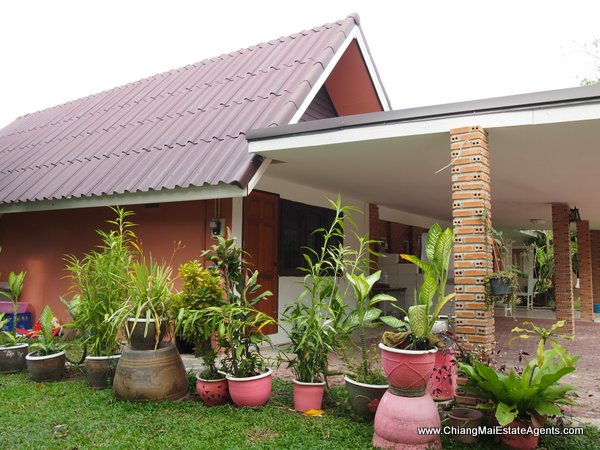 2 Houses For Rent and Sale in Moo Baan Nai Fun