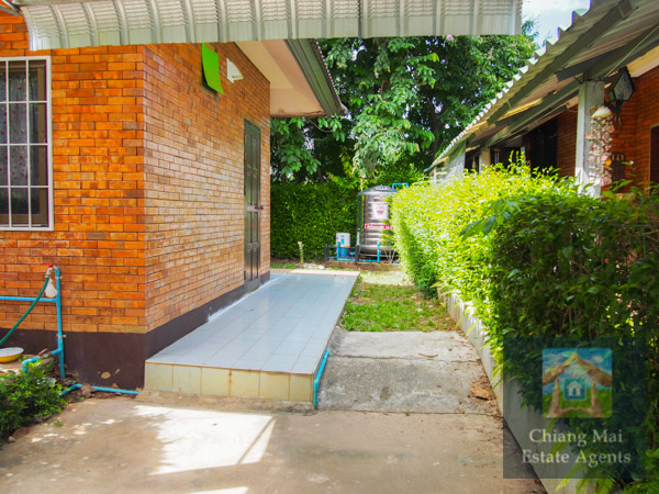Bungalow in Moo Baan Wangtan for Rent
