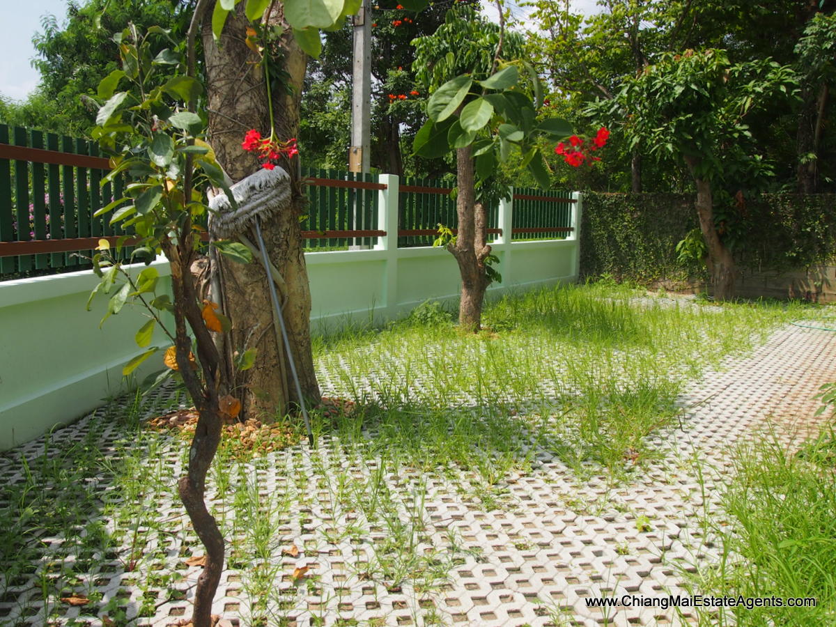 Unique Home in Moo Baan Pueksa