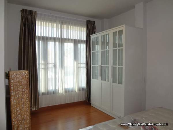 Home with External Office for Rent