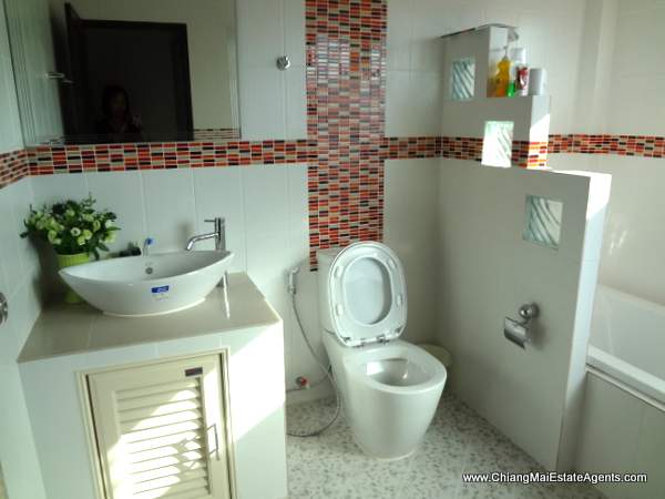 Home with External Office for Rent