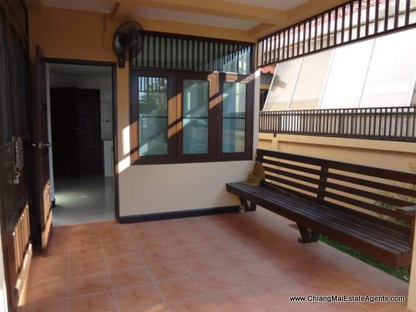 Home with External Office for Rent