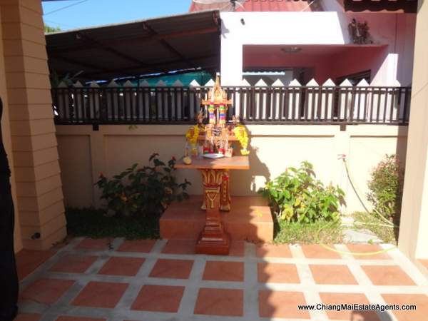 Home with External Office for Rent