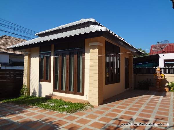 Home with External Office for Rent