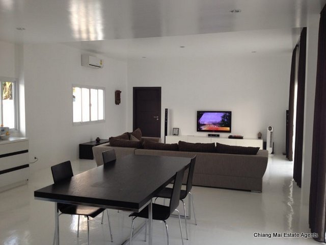 Wonderful 3 Bedroom/ 2 Bathroom Bungalow For Sale With Private Swimming Pool