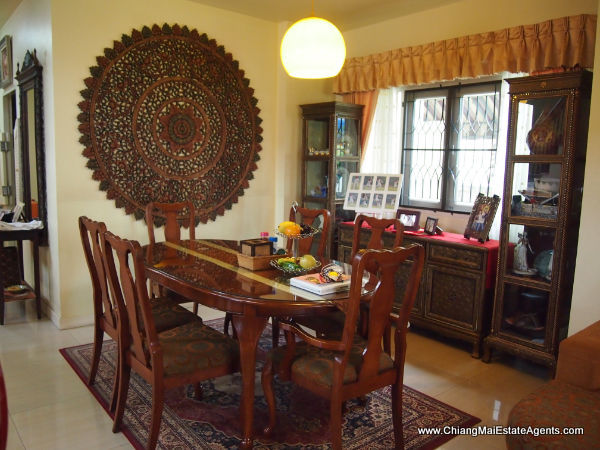 Stunning 4 Bedroom House on Large Plot