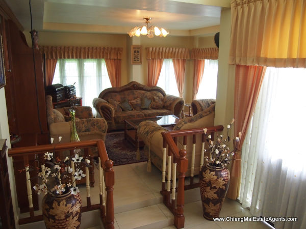 Stunning 4 Bedroom House on Large Plot