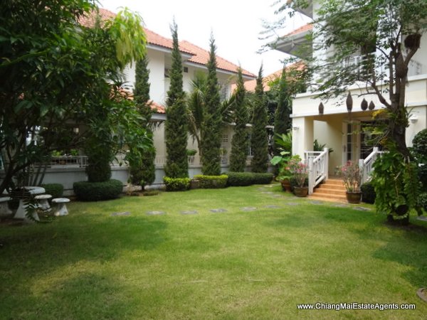 3 Bedroom Home in Koolpunt Ville 9