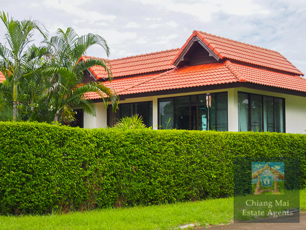 3 Bed Bungalow for Rent in Moo Baan Wangtan.