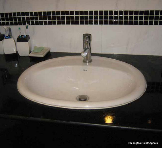 Fully Furnished 3 Bed/ 2 Bath Condo for Rent
