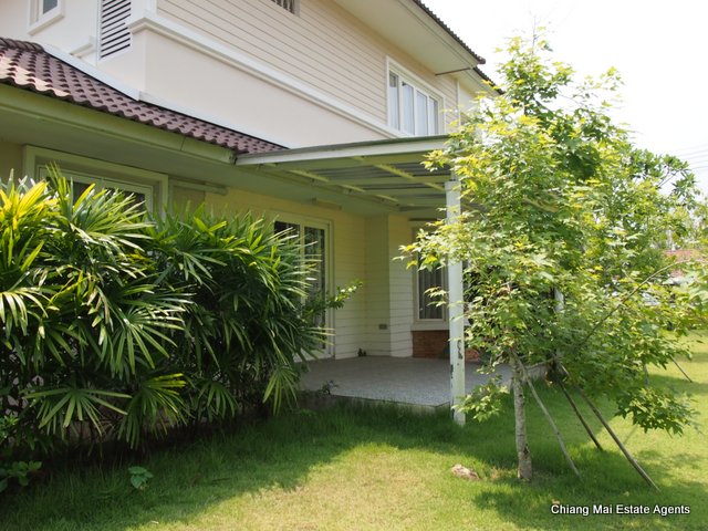 A Large and Appealing Home for Rent in Moo Bahn Home in Park