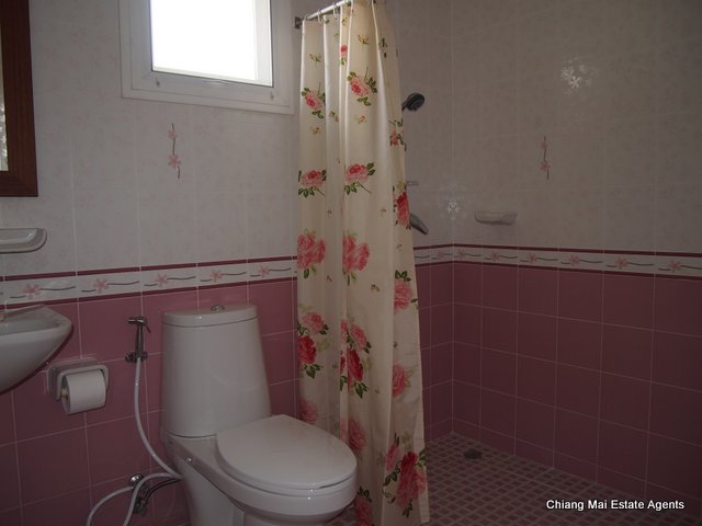 A Large and Appealing Home for Rent in Moo Bahn Home in Park