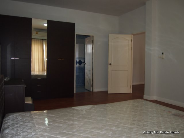 A Large and Appealing Home for Rent in Moo Bahn Home in Park