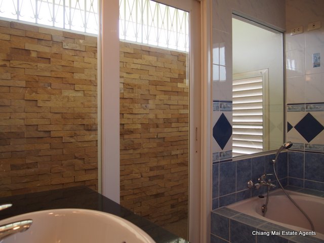A Large and Appealing Home for Rent in Moo Bahn Home in Park