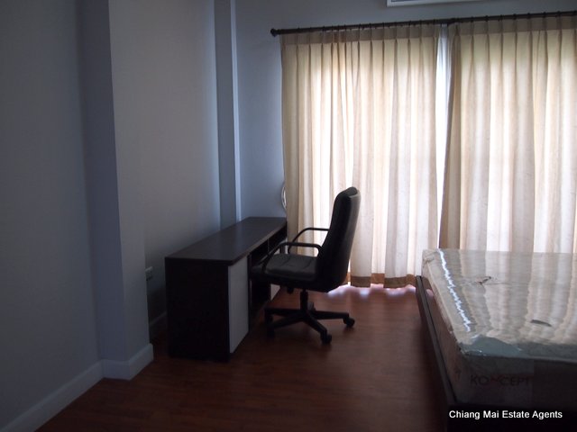 A Large and Appealing Home for Rent in Moo Bahn Home in Park