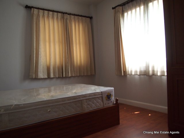 A Large and Appealing Home for Rent in Moo Bahn Home in Park