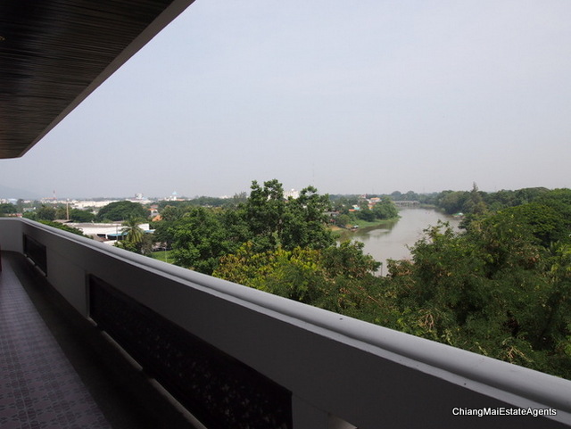Superb 3 Bed/ 3 Bath Condo for Rent