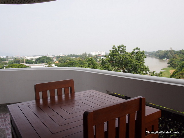 Superb 3 Bed/ 3 Bath Condo for Rent
