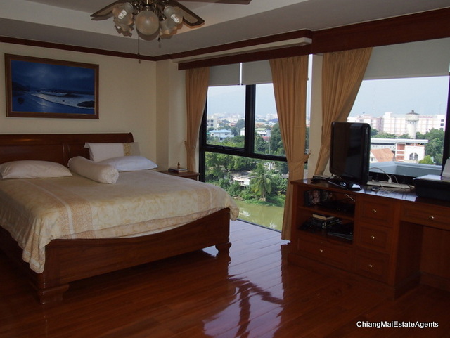 Superb 3 Bed/ 3 Bath Condo for Rent