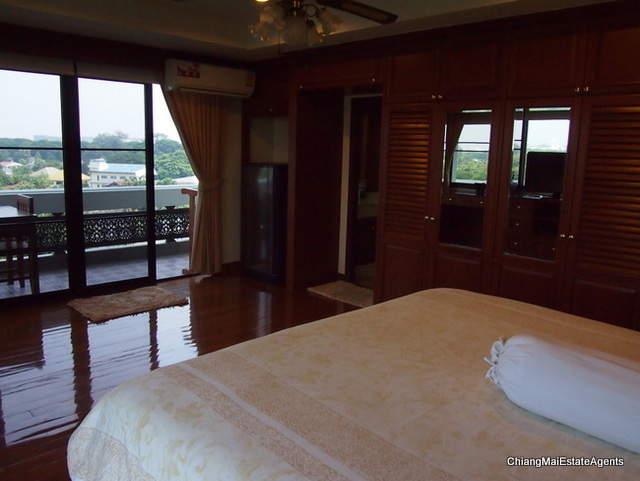 Superb 3 Bed/ 3 Bath Condo for Rent