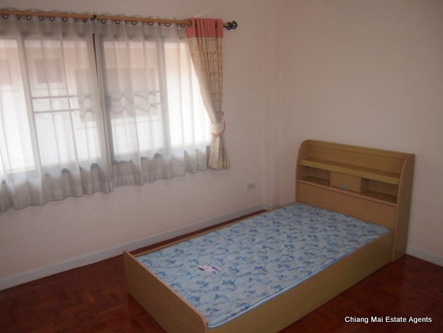 Colorful House for Rent in Hang Dong