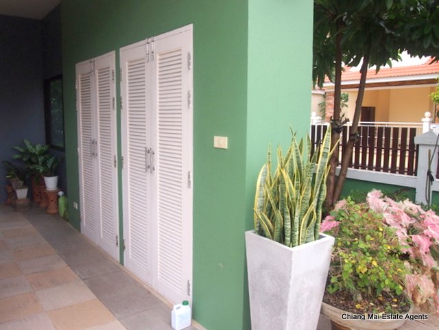 Colorful House for Rent in Hang Dong