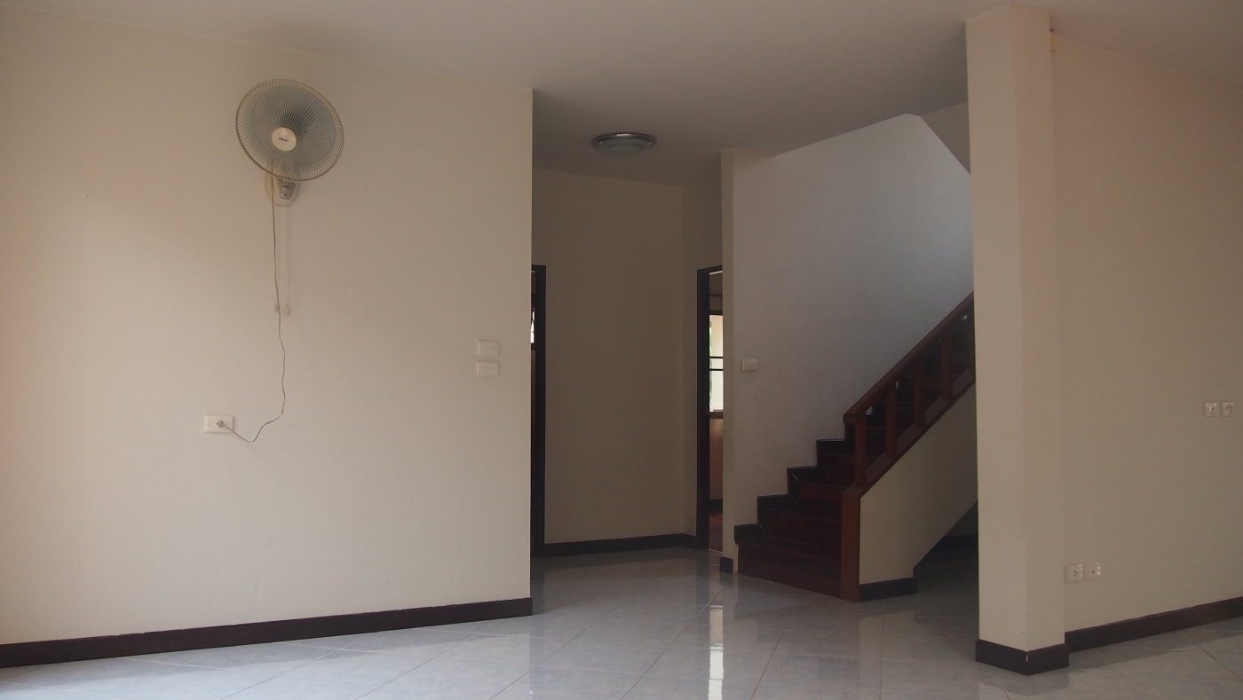 4 Bd, 3 Bth. House For Rent Hang Dong