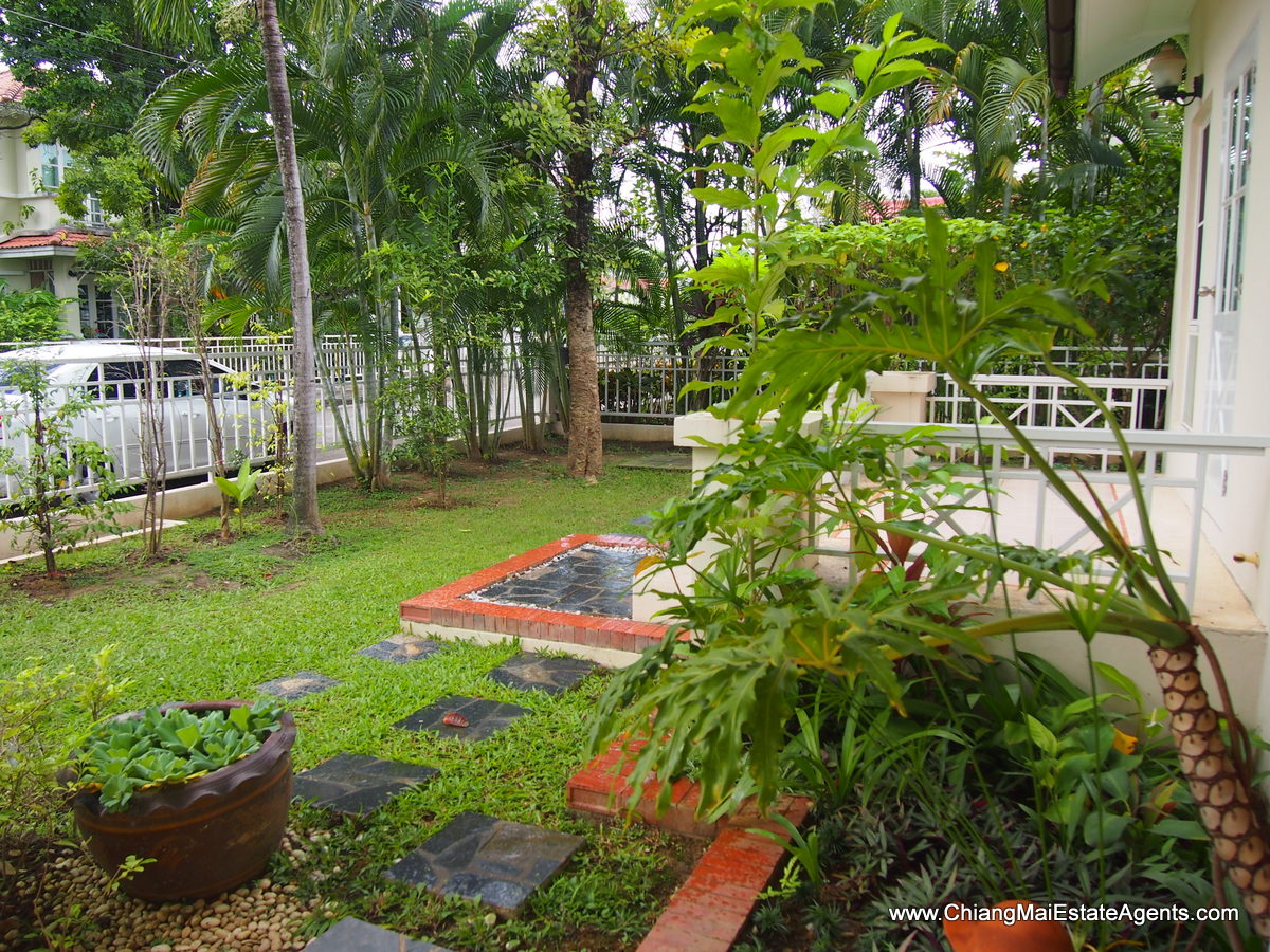 Unique Home in Land and House