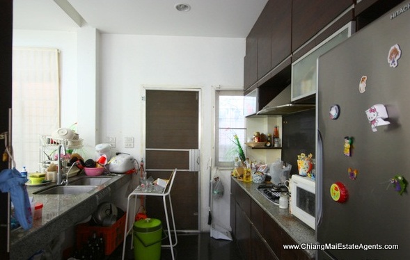 Stylish Modern Home in City