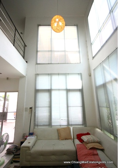Stylish Modern Home in City