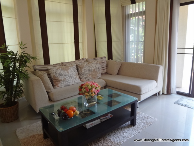 4 Bed Rental in Saraphi