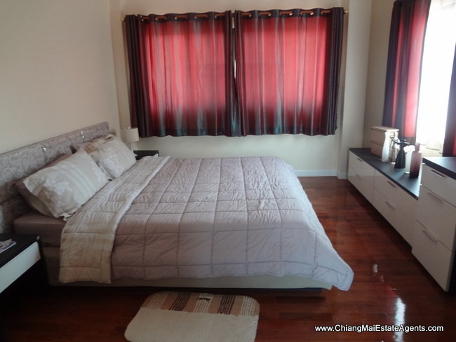 4 Bed Rental in Saraphi