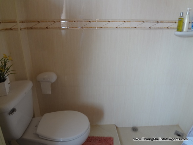 4 Bed Rental in Saraphi