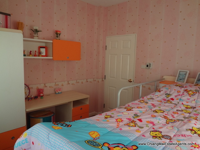 4 Bed Rental in Saraphi