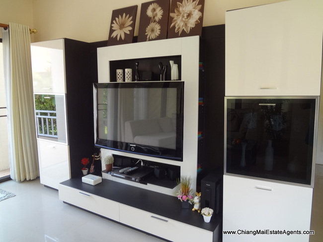 4 Bed Rental in Saraphi