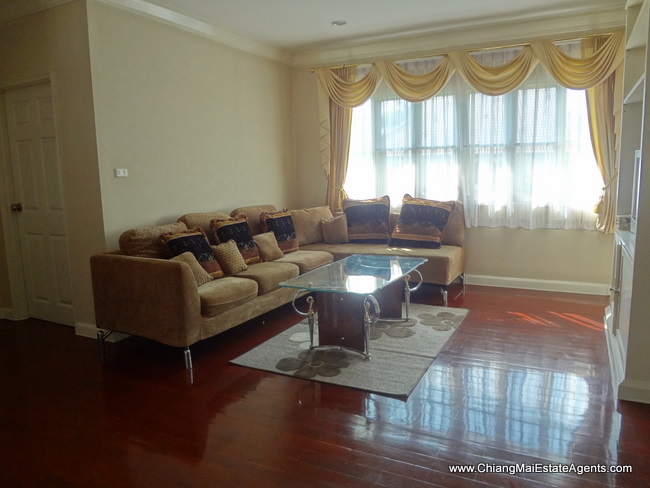 Beautiful 4 Bedroom house for rent in Hang Dong