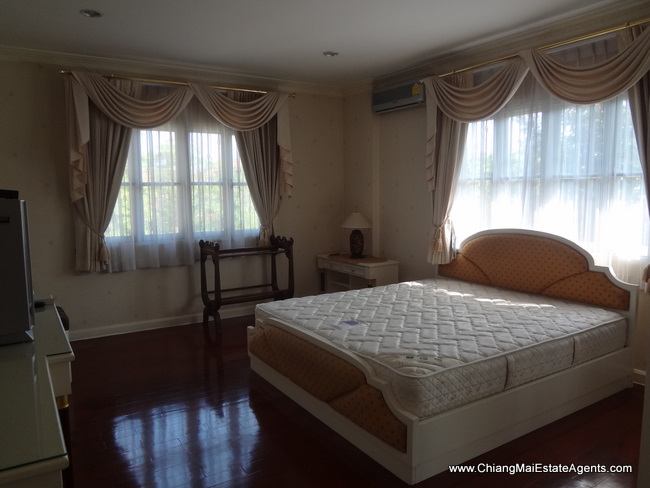 Beautiful 4 Bedroom house for rent in Hang Dong