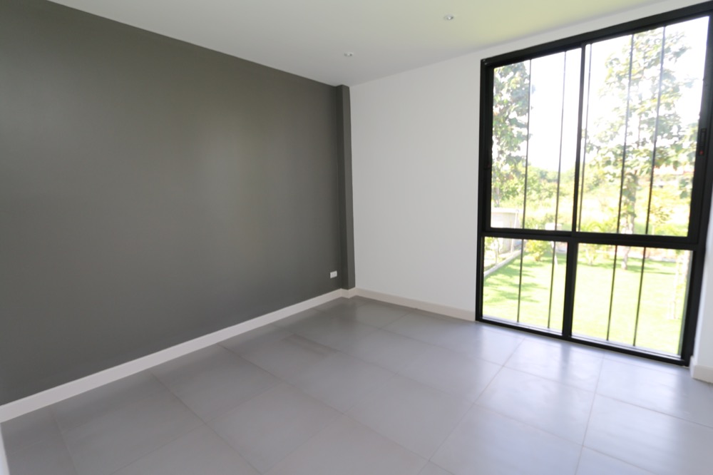 Modern House for Sale in Naam Phrae