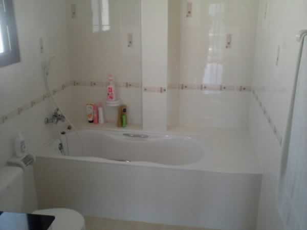 3 Bedroom House with Large Garden