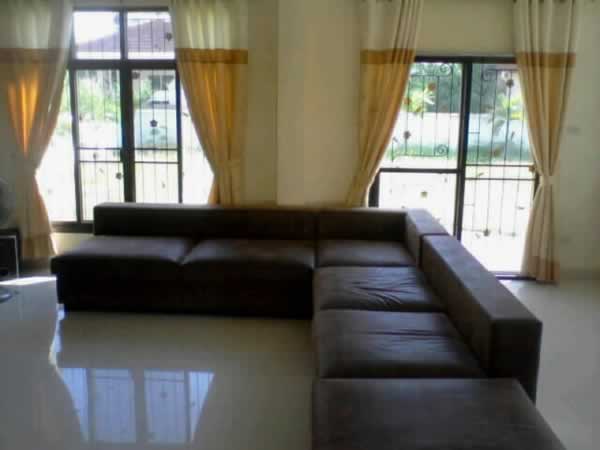 3 Bedroom House with Large Garden