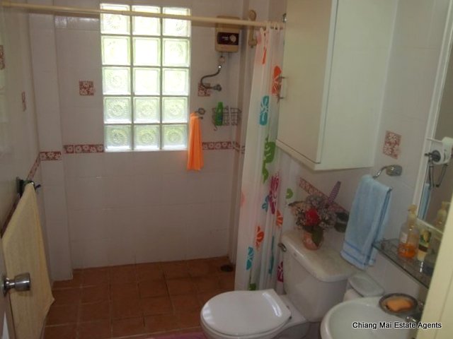 2 Houses 1 Property In Rungaroon 3