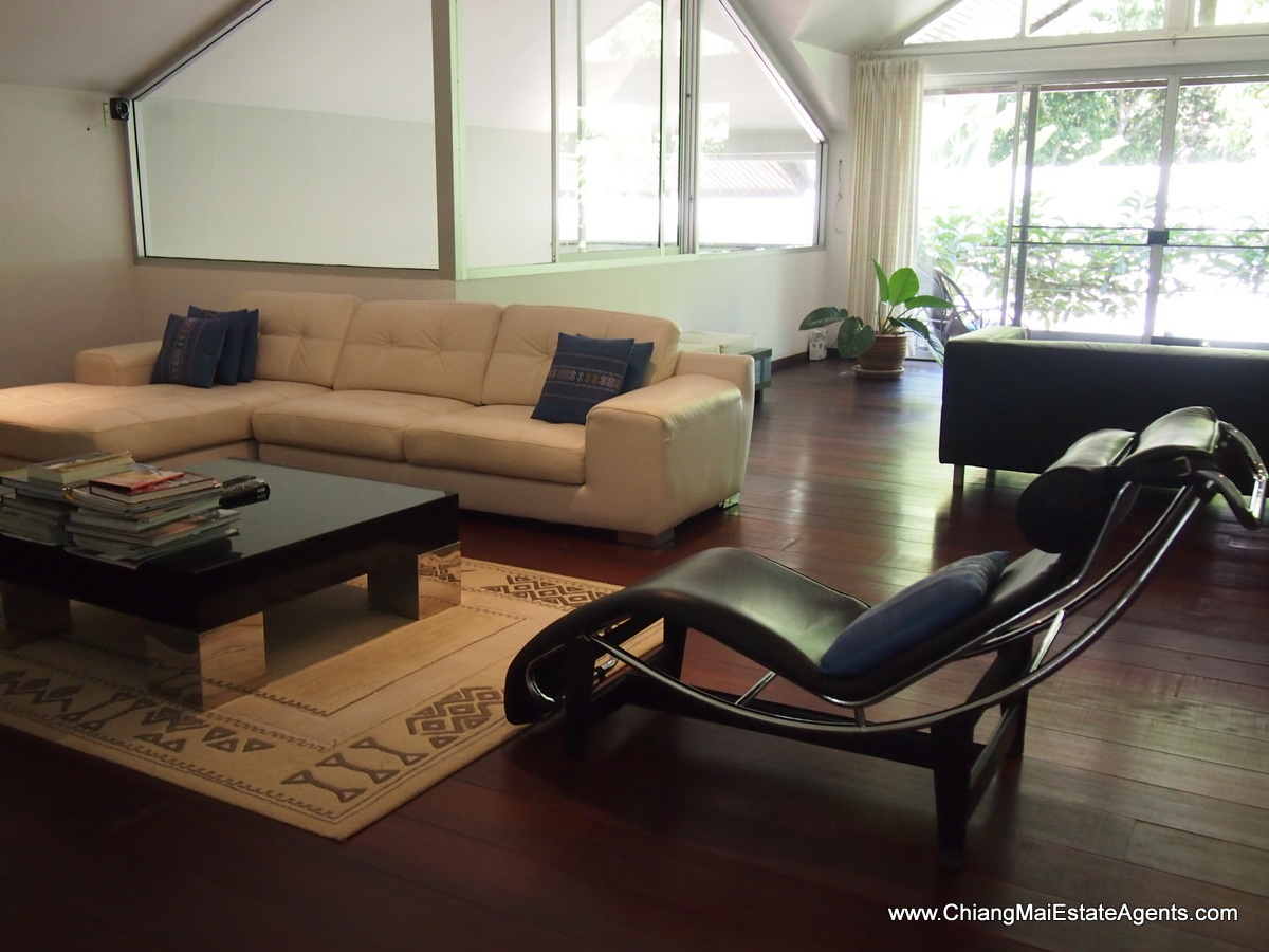 Fantastic Home with Pool in Hang Dong